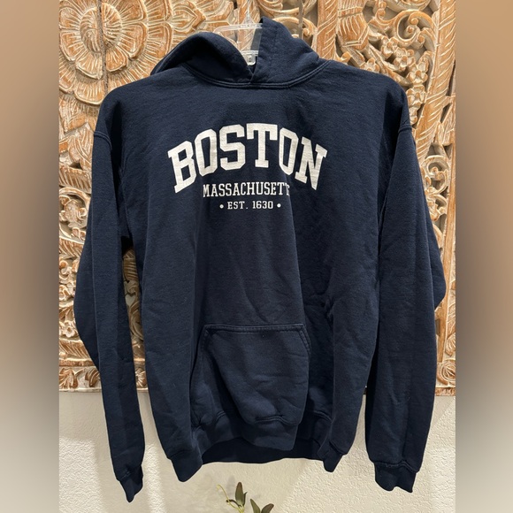 Boston Other - Boston Massachusetts Hoodie- size Youth M